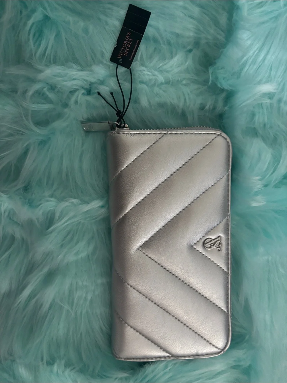Victoria's Secret Metallic Silver Quilted Zip-Around Wallet - Picture 2 of 3